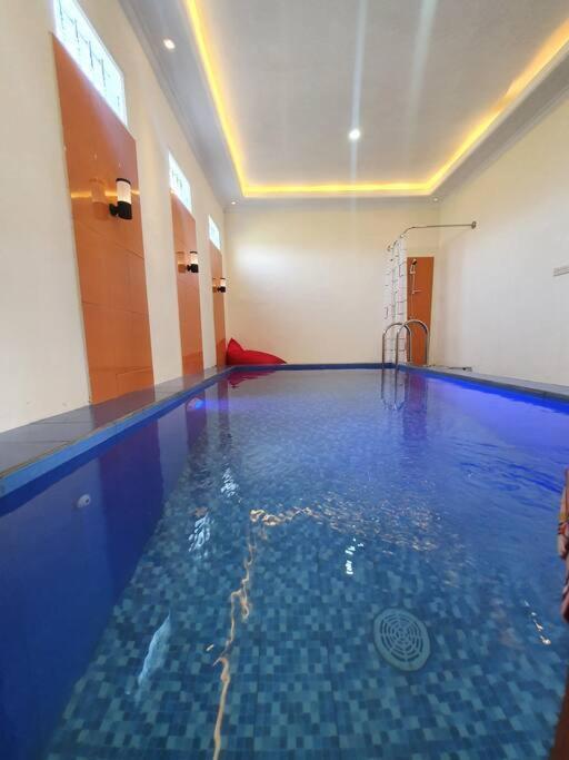 Kayz Villa Batu Dengan Kolam Renang Pribadi Eksteriør billede